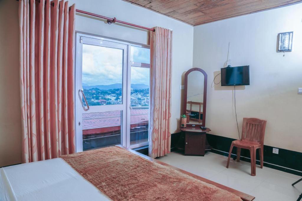 Mount Palace Bed & Breakfast Kandy Room photo